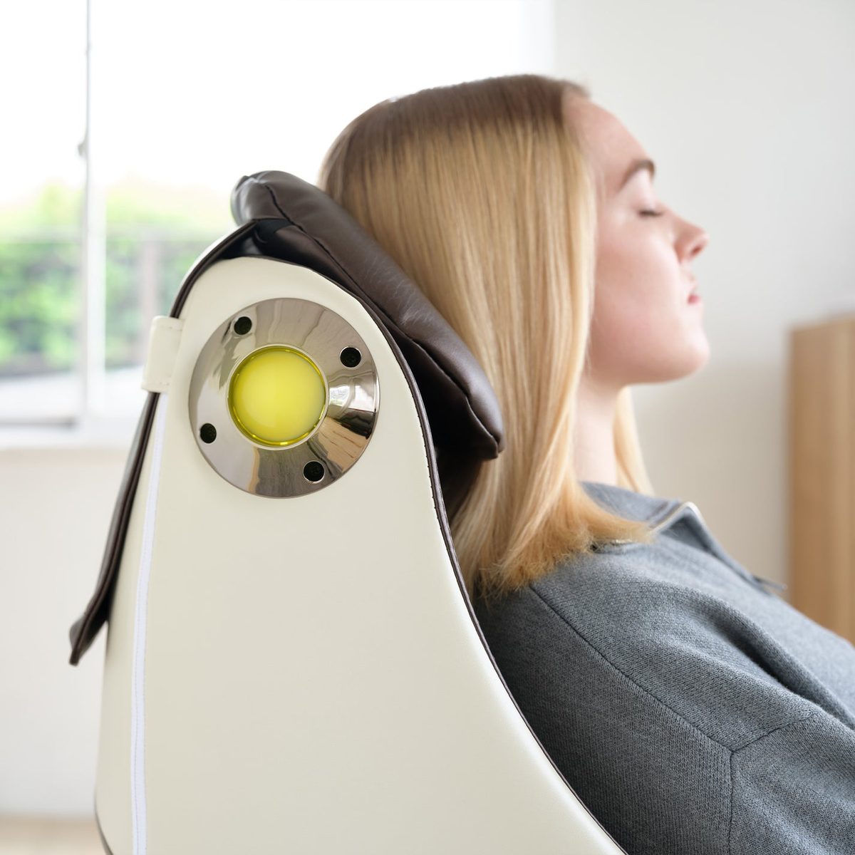 Lumbar heat therapy zone